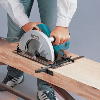 Пила дискова Makita N5900B (2 кВт, 235 мм)